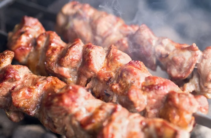 Espetinho de churrasco: descubra as melhores carnes para fazer, Carnes de  Qualidade - Condor